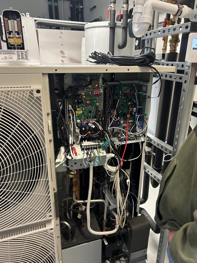 WhatsApp Image 2025-02-17 at 21.23.48